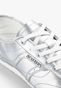 Scalpers Sneakers basse - silver