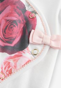 Baker by Ted Baker REGULAR FIT  FLORAL PRINT - Natdragt - cream floral