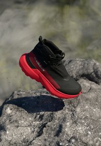 Unselected, black/mammut red