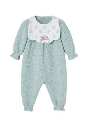 Combinaison en tricot pour bébé de couleur bleu clair avec un col floral blanc, mettant en avant un accent de nœud rose et un col rond. Manches longues avec poignets élastiques.