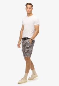 Superdry & Co CORE  - Shorts - ice camo