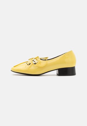 ISABEL  - Klasické lodičky - yellow