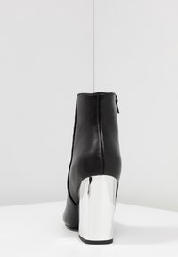 Even&Odd Stivaletti con tacco - black