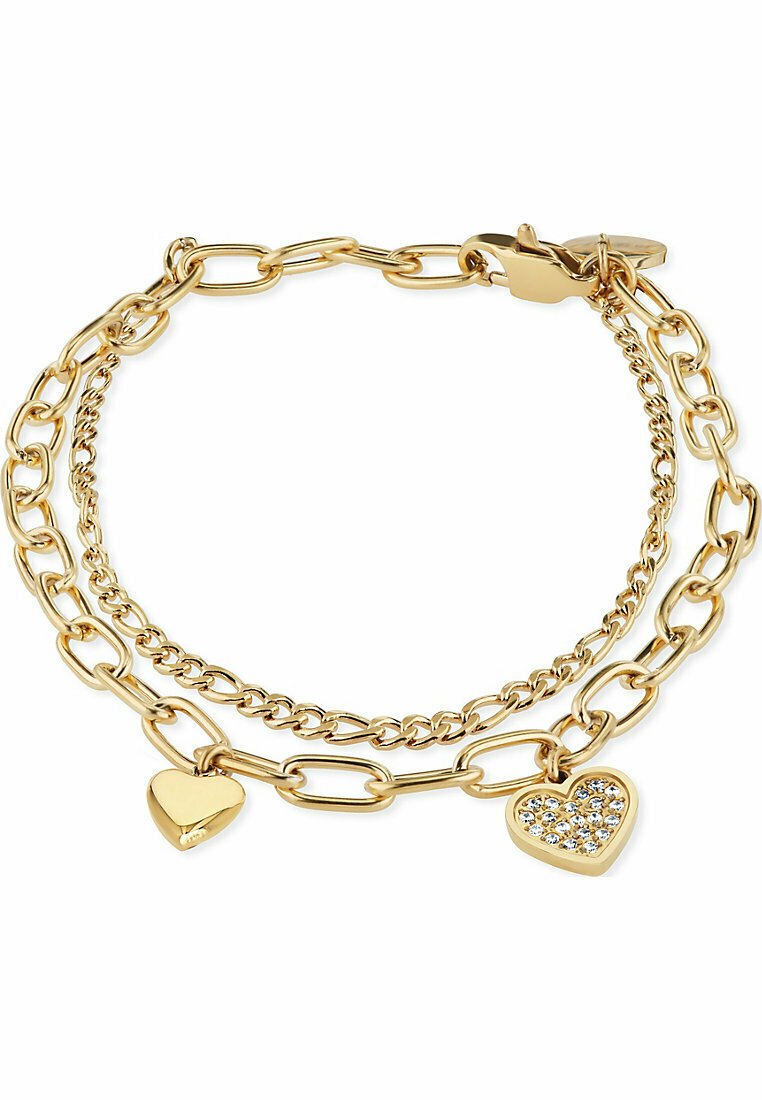 Guldtonad armband med två länkade kedjor; en med en slät hjärtberlock och den andra med ett hjärta prytt med klara kristaller.