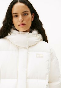 Tommy Jeans ALASKA GRID   - Donsjas - off white