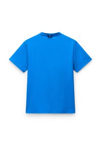 Tričko s krátkým rukávem v jasně modré barvě, vyrobené z měkkého materiálu. Má klasický kulatý výstřih a standardní střih bez vzorů či akcentů.