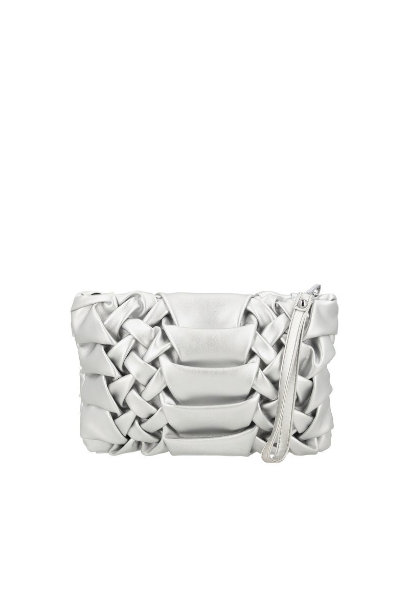 Clutch in pelle argentata con texture intrecciata, chiusura a zip e una tracolla rimovibile. Presenta elementi lisci e imbottiti per maggiore profondità.