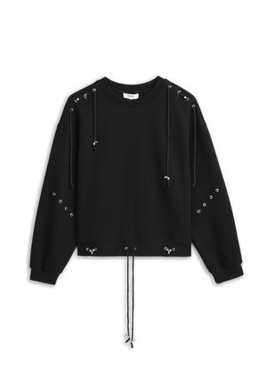 Sweat-shirt noir avec œillets métalliques et cordons ajustables aux épaules, aux manches et à l'ourlet, posé à plat sur fond blanc.