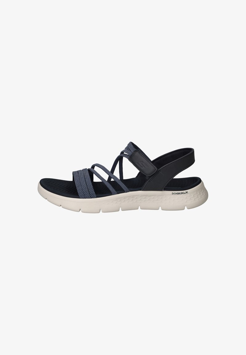 Marineblauwe sport sandalen met elastische banden, een gevormde binnenzool en een gestructureerde donkere zool. Voorzien van een witte, gevoerde tussenzool en logo-accent.