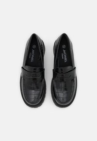 Monki Polobotky - black