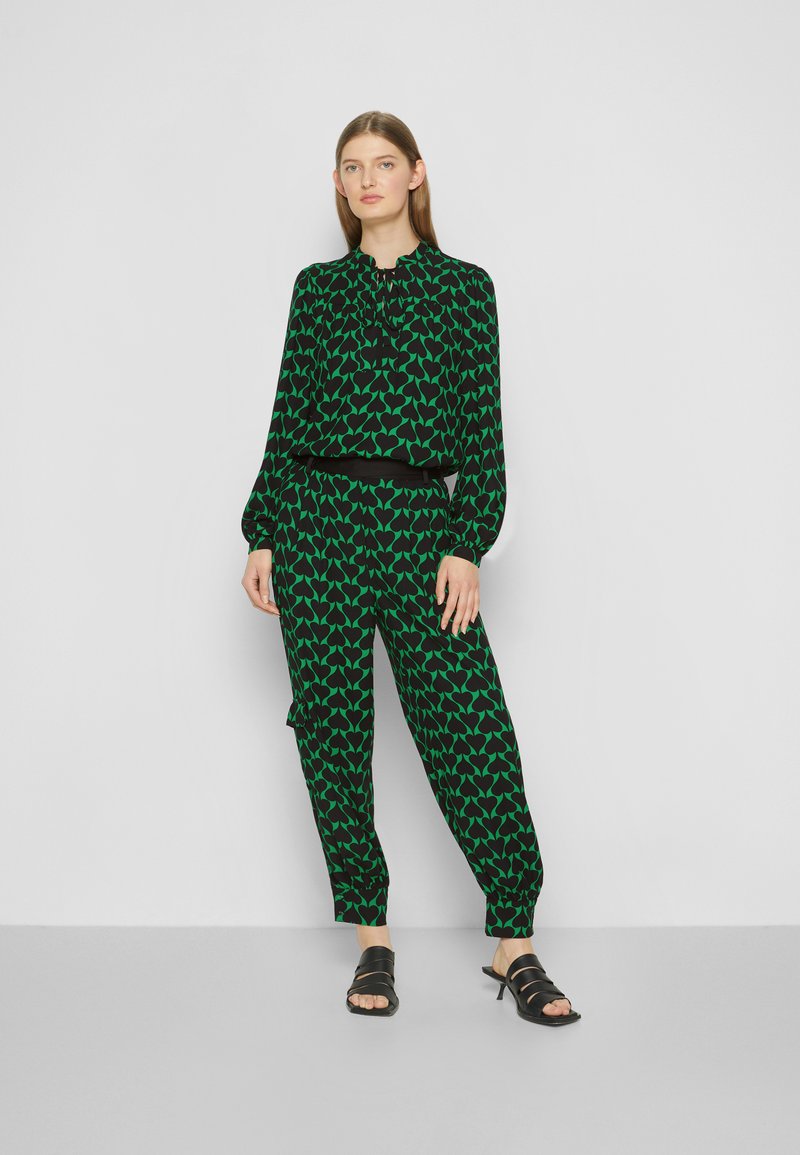 Damen Bekleidung | Diane von Furstenberg LULA PANTS Stoffhose green/grün - HV63765 Damen Bekleidung | Diane von Furstenberg LULA PANTS Stoffhose green/grün - HV63765