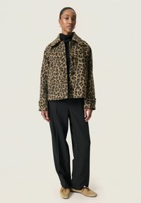 Soaked in Luxury LEONY AKELEJE  - Let jakke / Sommerjakker - leopard jaquard