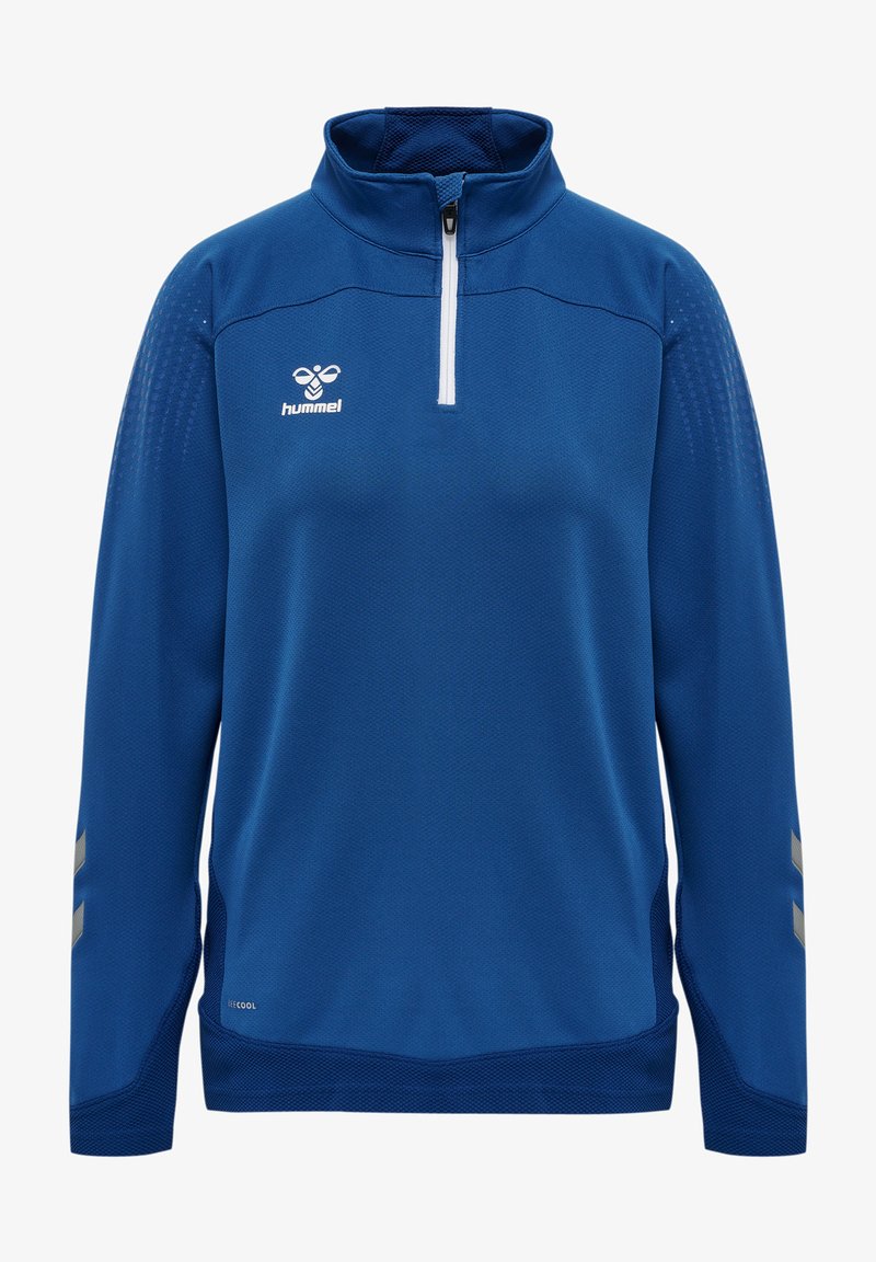 Blå, zip-up træningspullover med struktureret stof, udstyret med høj krave og hvid lynlås. Har et logo på brystet og kontrasterende striber på ærmerne.