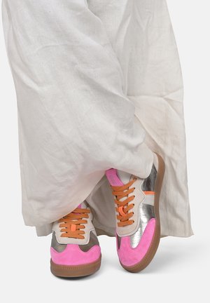 RONJA - Sneakersy niskie