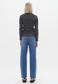InWear DAGNAIW STRIPED - Vesta - black   whisper white thin