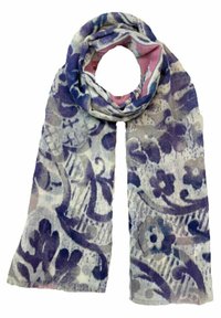 Écharpe légère à motifs dans des tons de violet et de bleu, ornée de designs floraux et de bords frangés. Tissu doux et texturé avec un dessous rose.