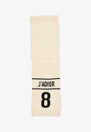 Écharpe tricotée couleur crème avec texte noir "J'ADIOR" et le numéro "8" près d'une extrémité.