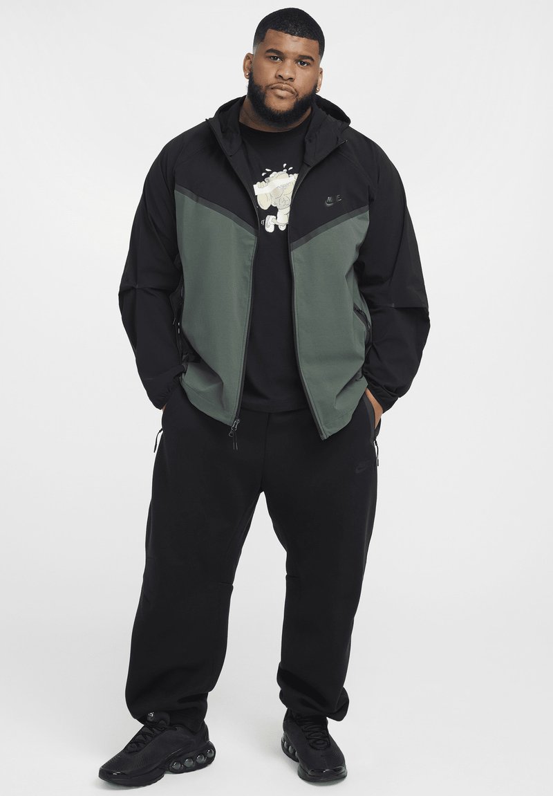 Nike Sportswear Jas groen Nike Sportswear Jas groen