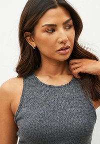 Next Top - blue