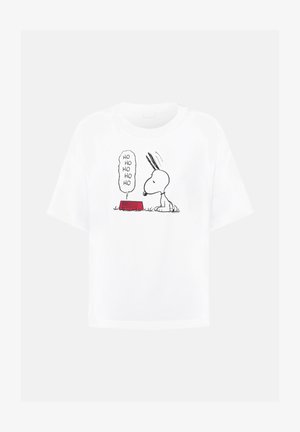 Weißes kurzärmeliges T-Shirt mit der schwarzen Umrisslinie eines Cartoon-Hundes, der eine Sprechblase mit dem Text "HO HO HO" über einem roten Hundenapf zeigt.