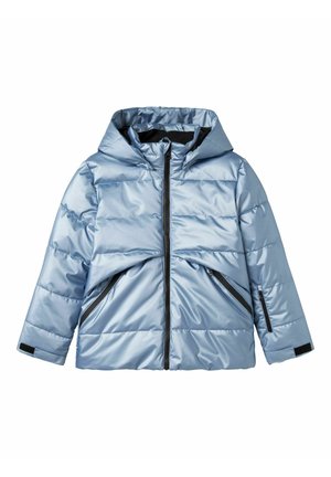 Hele sinine puffjakker, millel on kapuuts, horisontaalne tikandikujundus, ees lukuga sulgemine ja kaks küljetaskut mustade ääristega.