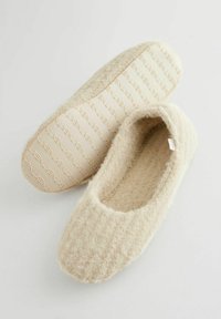 Next REGULAR FIT  - Lahtised kingad - cream