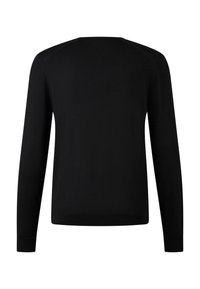Czarny sweter z długim rękawem i okrągłym dekoltem. Gładka struktura, prążkowane mankiety i dół, dopasowany krój, bez widocznych wzorów ani akcentów.