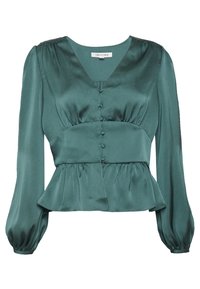 Blouse en satin teal avec un décolleté en V, des manches longues bouffantes, un devant boutonné et un bas en peplum ; texture lisse avec un léger éclat.