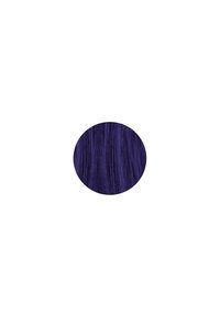 Matériau de cheveux violets vibrants présenté en forme circulaire, mettant en valeur des mèches fines avec une texture lisse et une profondeur de couleur uniforme.