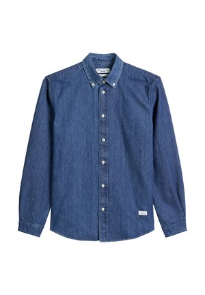 Jeanshemd in Dunkelblau mit langen Ärmeln, durchgehender Knopfleiste, Kragen und einem kleinen Markenetikett am unteren Saum. Strukturierter Stoff.