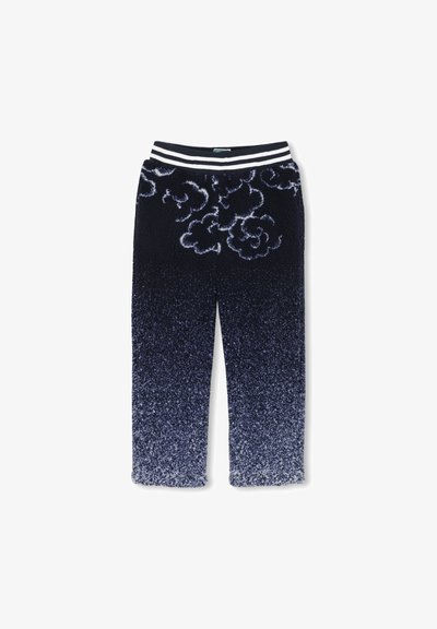 Fleece joggingbroek met een gradient ontwerp van donkerblauw naar lichtblauw, voorzien van witte wolkpatronen en een gestreepte tailleband.