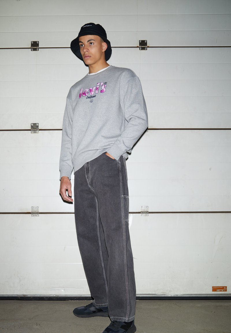 levi's stay loose carpenter jeans