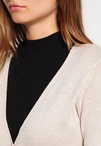 Zalando Essentials Kardigan
