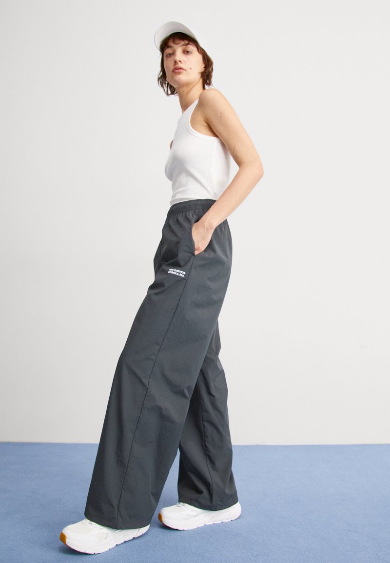 New Balance SHIFTED PANT - Trousers - blacktop/black - Zalando