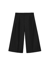 Pantaloni neri a gamba larga, crop, con pieghe e passanti per cintura, realizzati in tessuto liscio.