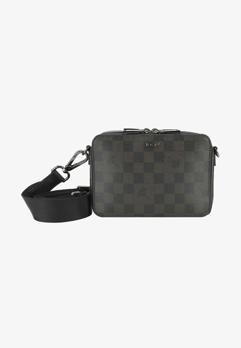 Borsa a tracolla in pelle checkered verde scuro e nera con texture, zip doppia, hardware metallico e tracolla removibile. Design rettangolare compatto.