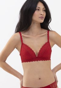 Unselected, red