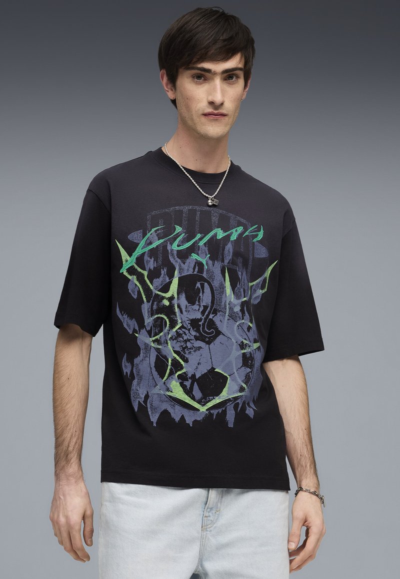 Puma PUMATECH-X GRAPHIC T-SHIRT - Triko s potiskem - black