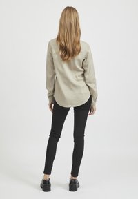 VILA VIBISTA SU-NOOS - Blusa com botões - simply taupe