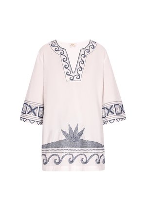 Túnica color rosa claro con bordado azul marino que presenta un escote en V, patrones decorativos en las mangas y el dobladillo, y un diseño de hoja en el centro.