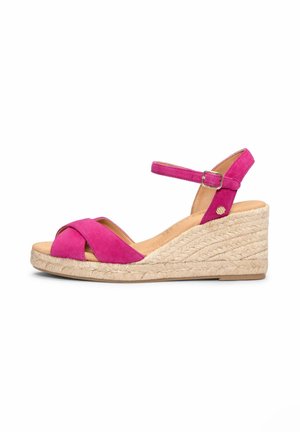 MiMao, CALPE – CUÑAS DE ESPARTO ARTESANAL CON TIRAS Y HEBILLA FUCSIA - Sandalias de tacón - fucsia