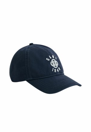 Marineblauwe honkbalpet met een gebogen klep, voorzien van wit geborduurde tekst "GANT 1949" en een cirkelvormig logo op het voorpaneel.