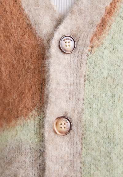 Nanushka NESSIN - Adīta jaka - green