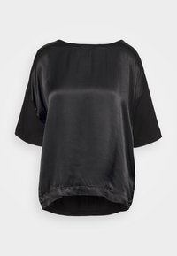 Top nero a maniche corte con parte anteriore in satin e maniche in tessuto opaco a contrasto. Collo rotondo e orlo leggermente curvo sul retro.