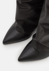 Steve Madden CORENNE - High Heel Stiefel - black