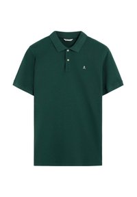 Polo verde de algodón. Manga corta, cierre de dos botones y pequeño logo de calavera en el lado izquierdo del pecho. Textura suave, ajuste clásico.