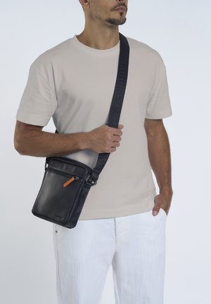 DAVIDOFF ESSENTIALS REPORTER - UMHÄNGETASCHE - Umhängetasche - black