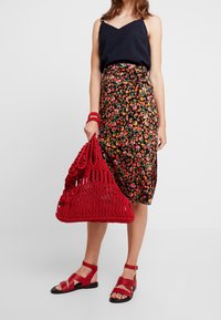 Dorothy Perkins Kynähame - multi-coloured