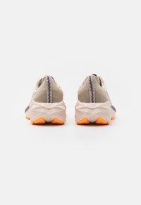 ASICS NOVABLAST 4  - Väglöparskor - nature bathing/pearl pink
