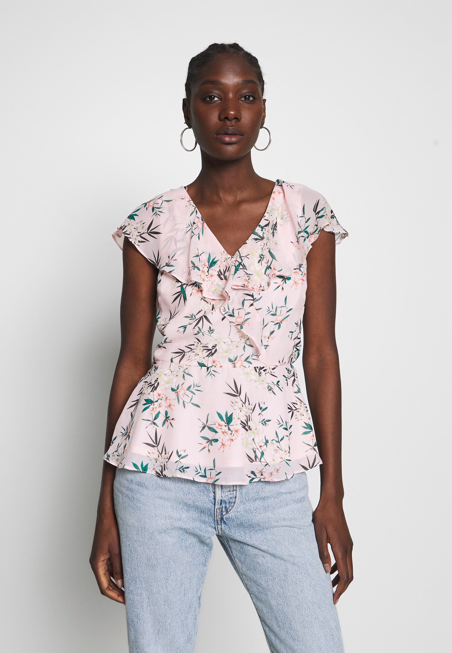 Dorothy Perkins FLORAL FRONT SHORT SLEEVE Bluser blush Dorothy Perkins SHORT SLEEVE JUMPER - T-shirts med print - pale blue